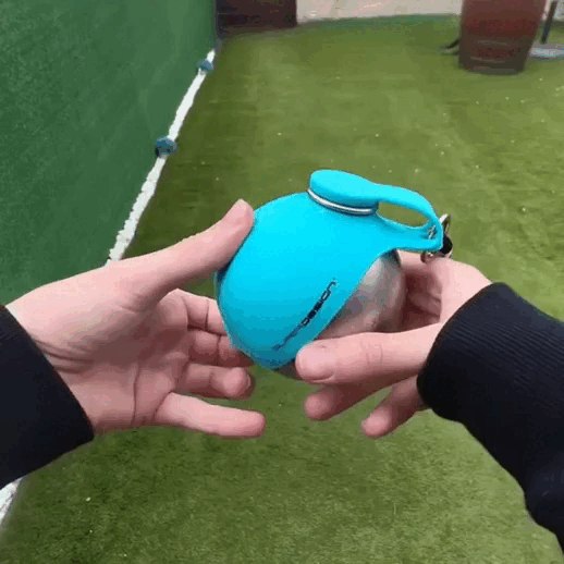 La gourde qui garde votre chien hydraté à chaque promenade